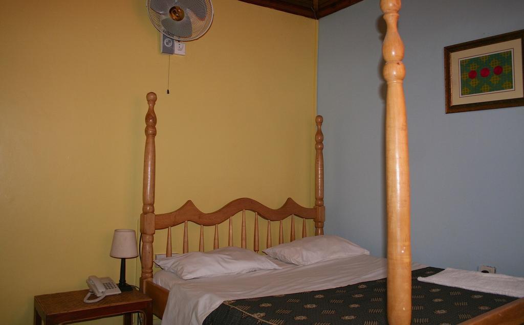 Hotel Acacia Kampala Room photo